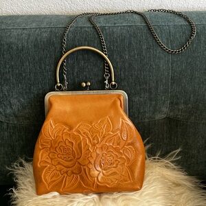 NWOT Patricia Nash embossed Leather purse